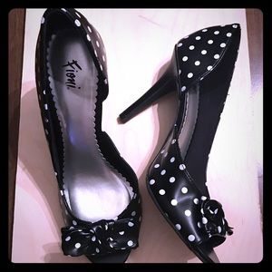 Black and white polka dot peep toes